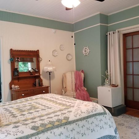 Almost Heaven Bed & Breakfast Уэйнсвилл Экстерьер фото