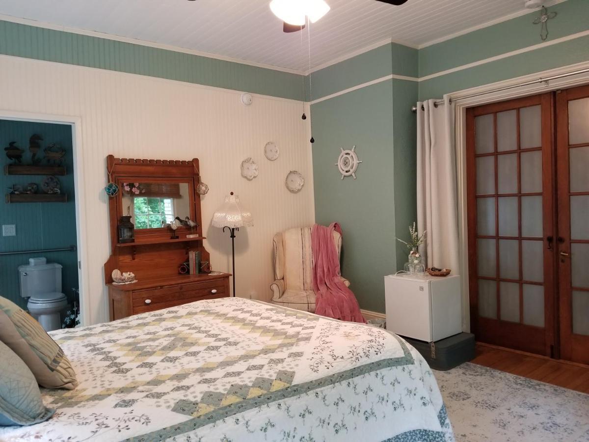 Almost Heaven Bed & Breakfast Уэйнсвилл Экстерьер фото