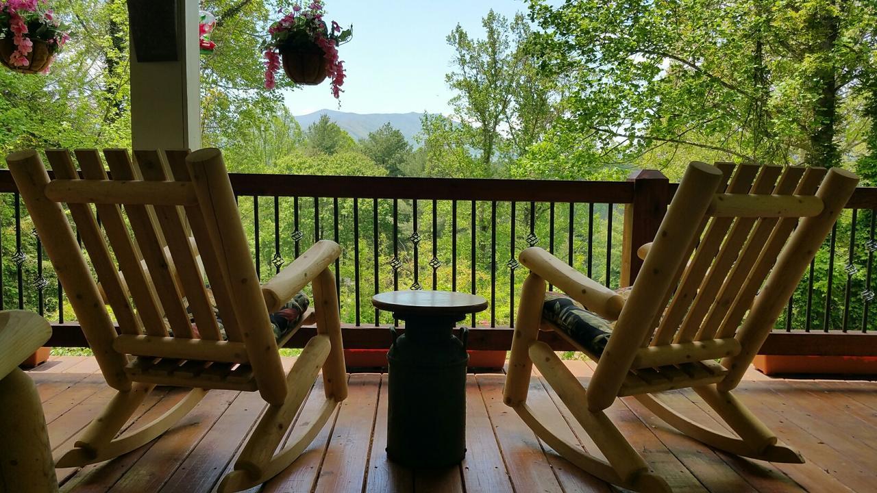 Almost Heaven Bed & Breakfast Уэйнсвилл Экстерьер фото